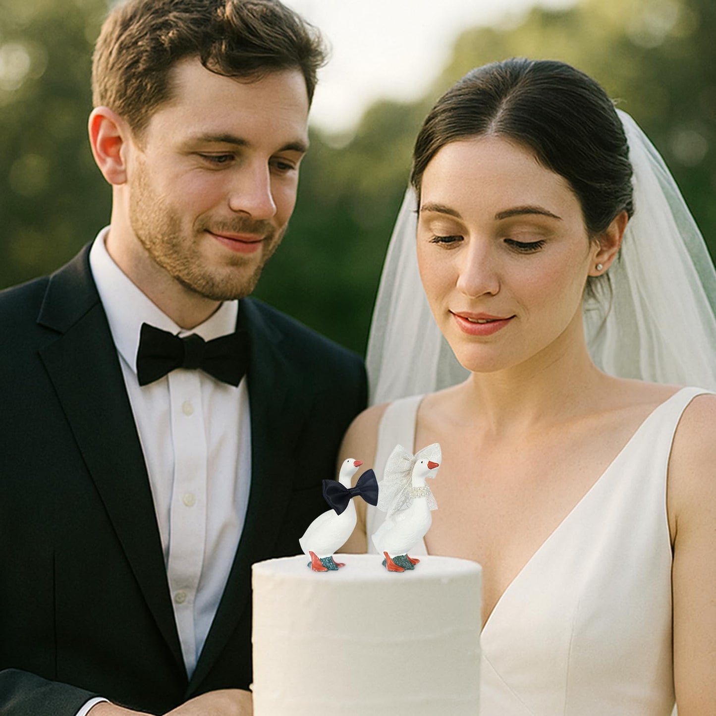 BruinBang Goose Couple Wedding Cake Topper, Handmade Resin Bride & Groom Figurines with Flower Accents for Wedding Bridal Shower Engagement Anniversary, Romantic & Funny Table Centerpiece (22 pcs)
