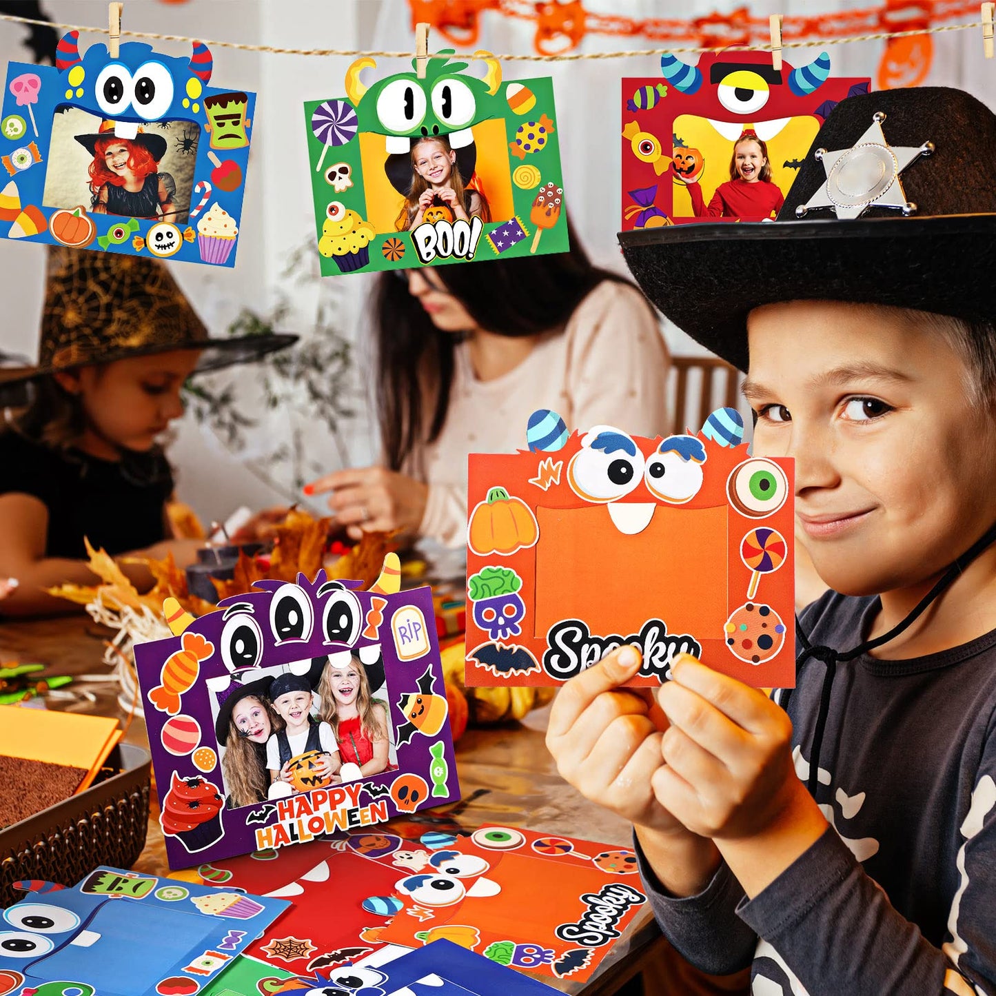 Funrous 48 Pcs Picture Frame Craft Kits Halloween Paper Cartoon Theme Photo Frame DIY Art Craft Kits with Stickers for Party Favor Home Decoration Supplies