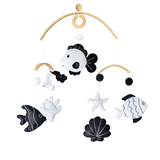 High-Contrast Black & White Decor for Newborn Baby Nursery Room – Fish Crib Mobile, Handmade for Boy & Girl, Safe Natural Wood & Fabric, Plastic-Free, Baby Shower Gift Ready