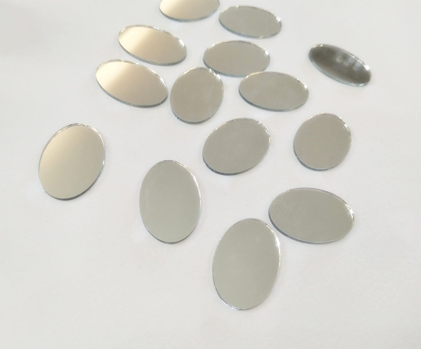 100pcs of Oval Mosaic Tiles,Mosaic Glass Mirror Pieces for DIY Crafts Vases Flowerpots Home Decoration Arts (Silver Mirror)