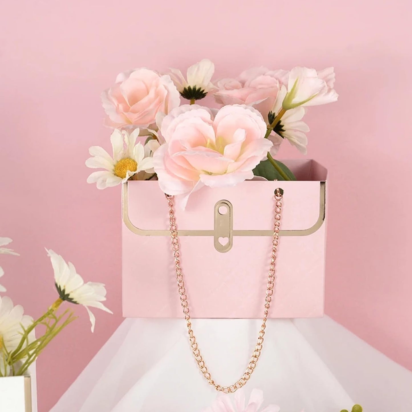 Flower Paper Gift Box, Bouquet Storage Bucket Florist Handbag with Metal Chain, for Gifts Wrapping Supplies for Mother's Day Valentine's Day Women's Day Birthday Party 4 Pcs