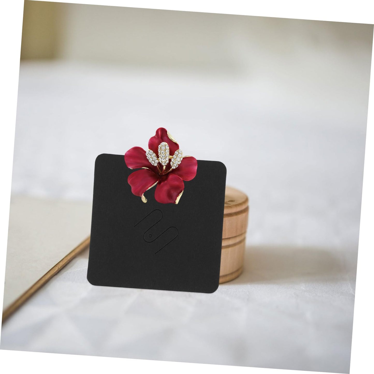 Yardwe Brooch Pin Display Cards 100Pcs Wear-Resistant Jewelry Holder Cards 2.75X2.75 Inch for Brooch Pin Display and Trinket Presentation in Jewelry Stores and Markets