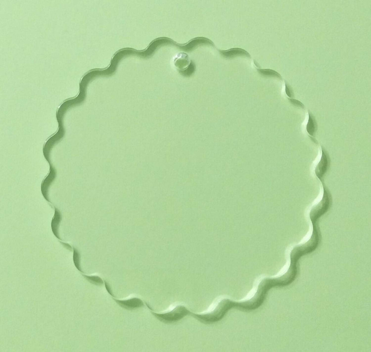 15PCS Clear Blank Acrylic Scallop Acrylic Circle Ornaments Accessories Laser Cut Blank Acrylic Keychain Accessory (Clear, 2.5")