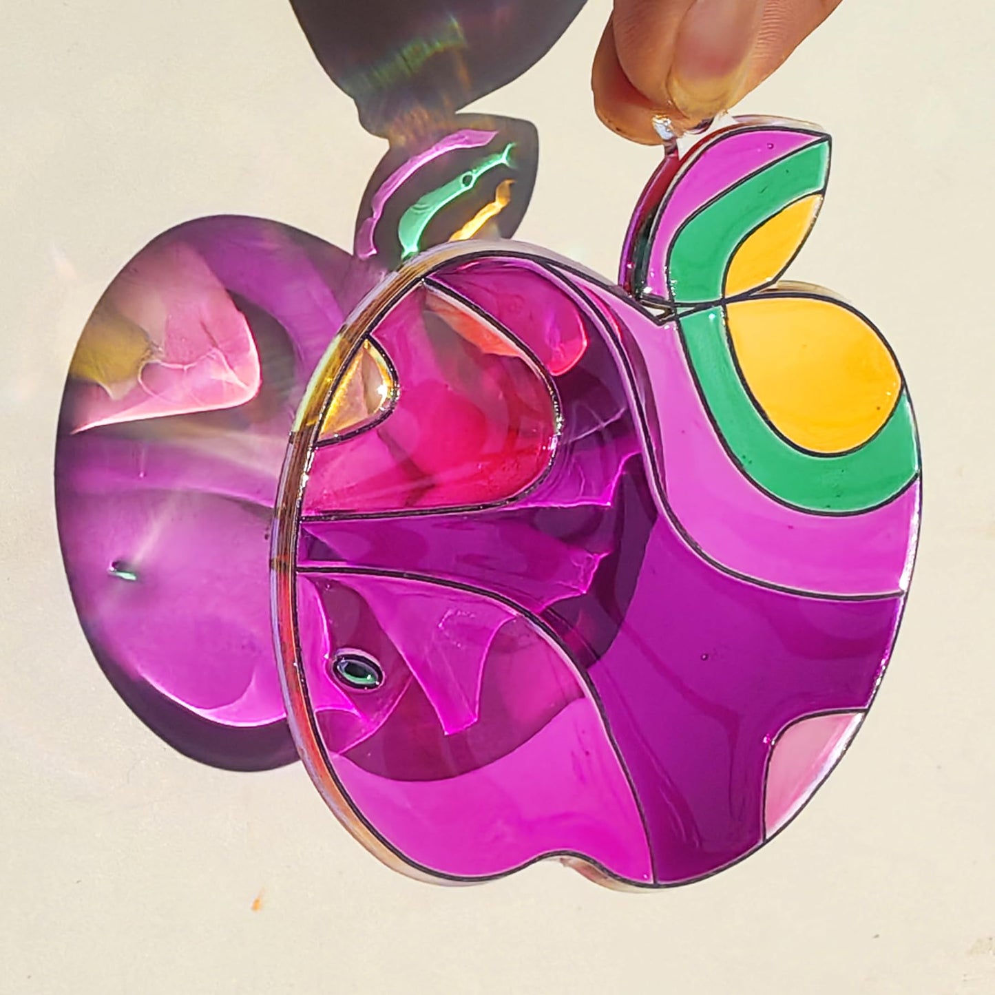 Ayhuhra 30 Sets Apple Suncatche Craft Kits Blank Back to School Sun Catcher DIY Window Paint Art Sets for First Day of School Supplies Home Party Activities Art Project