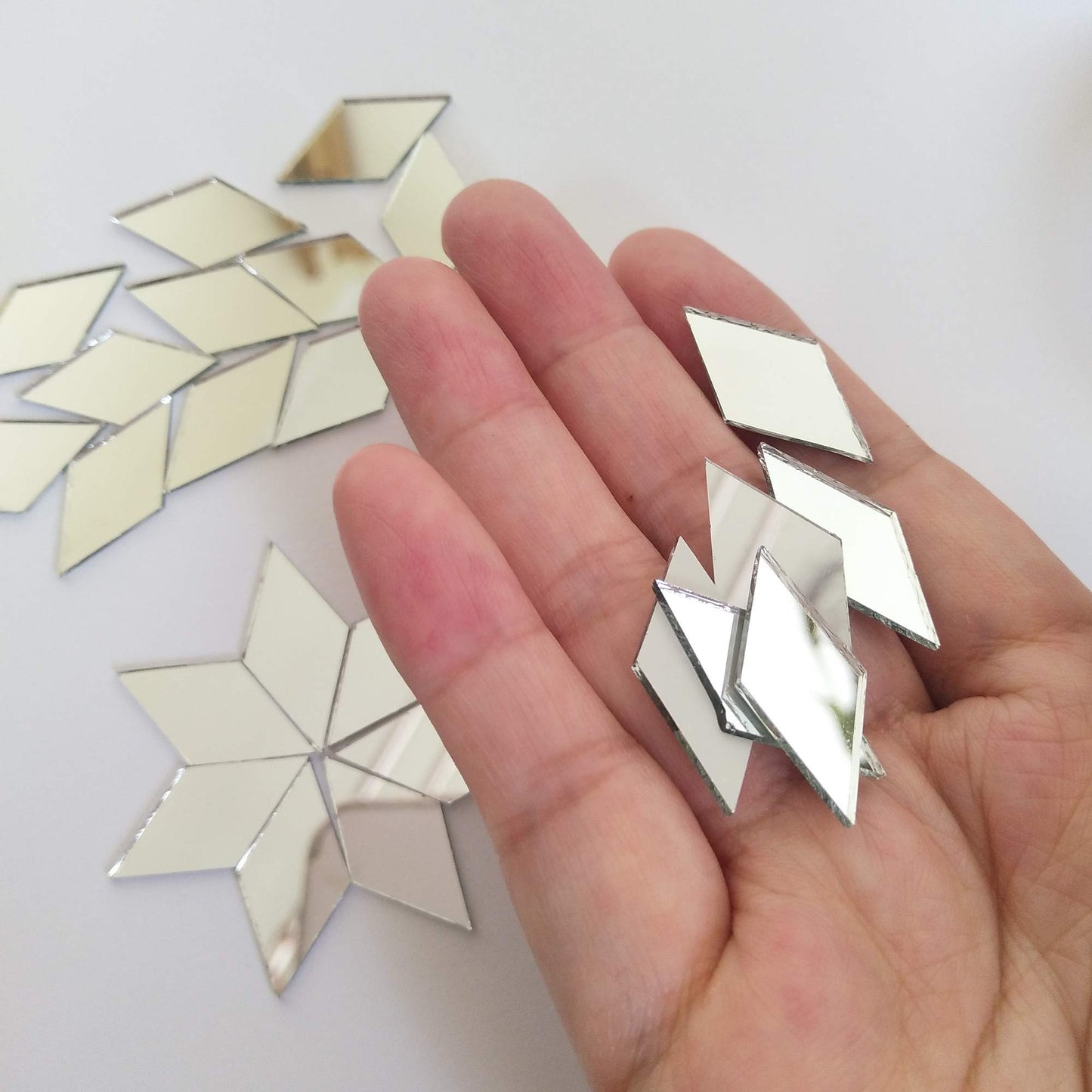 Set of 200pcs RUIXUAN Diamond Shape Mosaic Tiles Mirror Glass Home Decoration Crafts DIY Accessory (1/2x1inch)