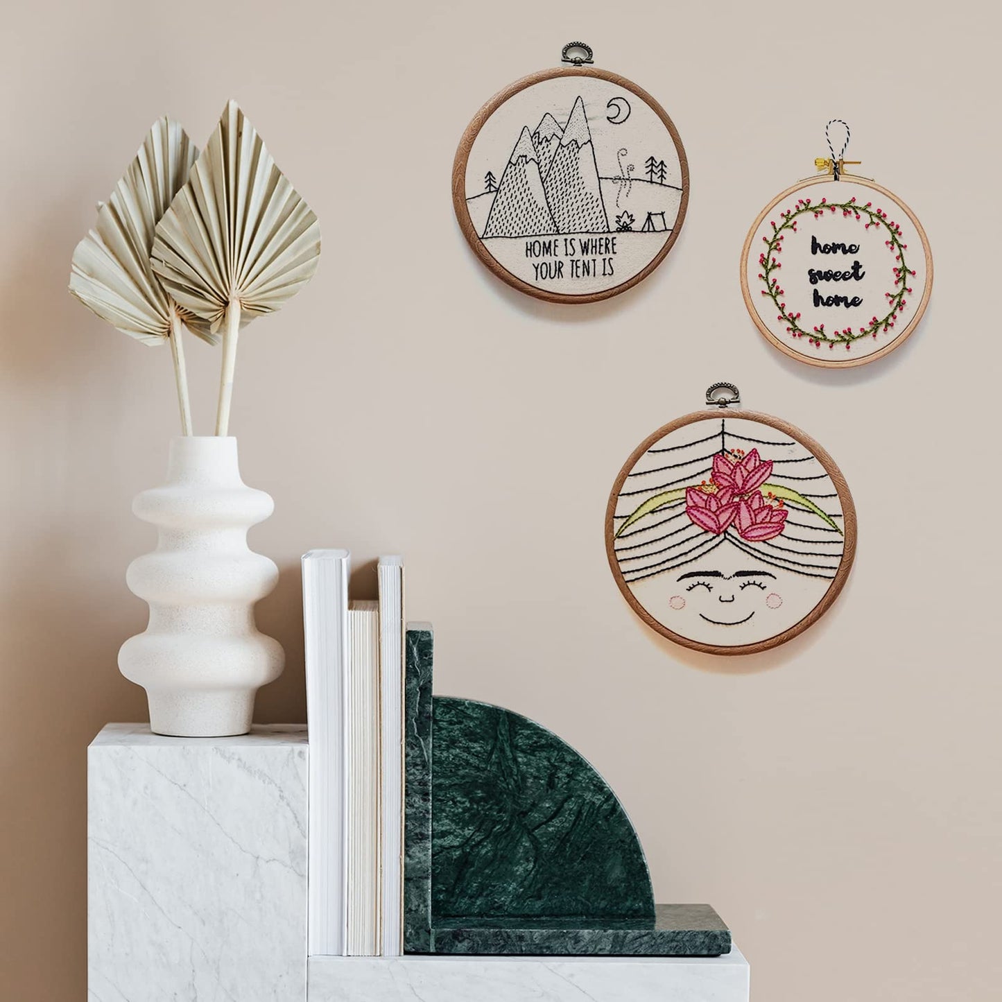PATIKIL 5 Pieces 8 Inch Embroidery Hoops Frame Round Imitated Wood Circle Cross Stitch Hoop Ring for Embroidery Art Craft Handy Sewing Decoration