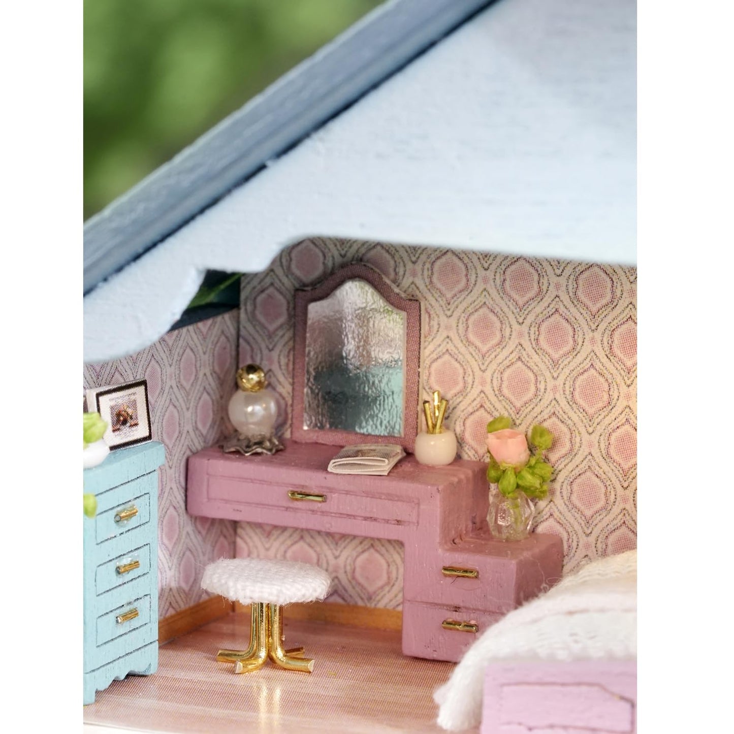 MAGQOO DIY Miniature Dollhouse Kit with Furniture 1:100 Scale Creative Room Mini Wooden Doll House Accessories DIY Miniature House Kit(Muran Manor)