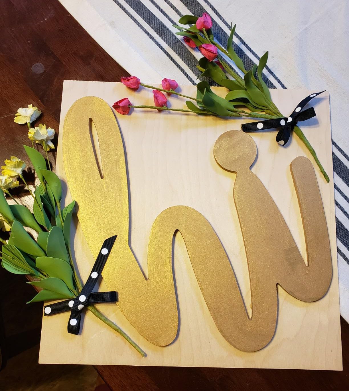 5Pcs Hi Wood Cutout Signs Unfinished Wooden Letters Word Laser Cut Script Sign for Front Door Wreath Crafts Painting Art Wall Letter Board Home Decor