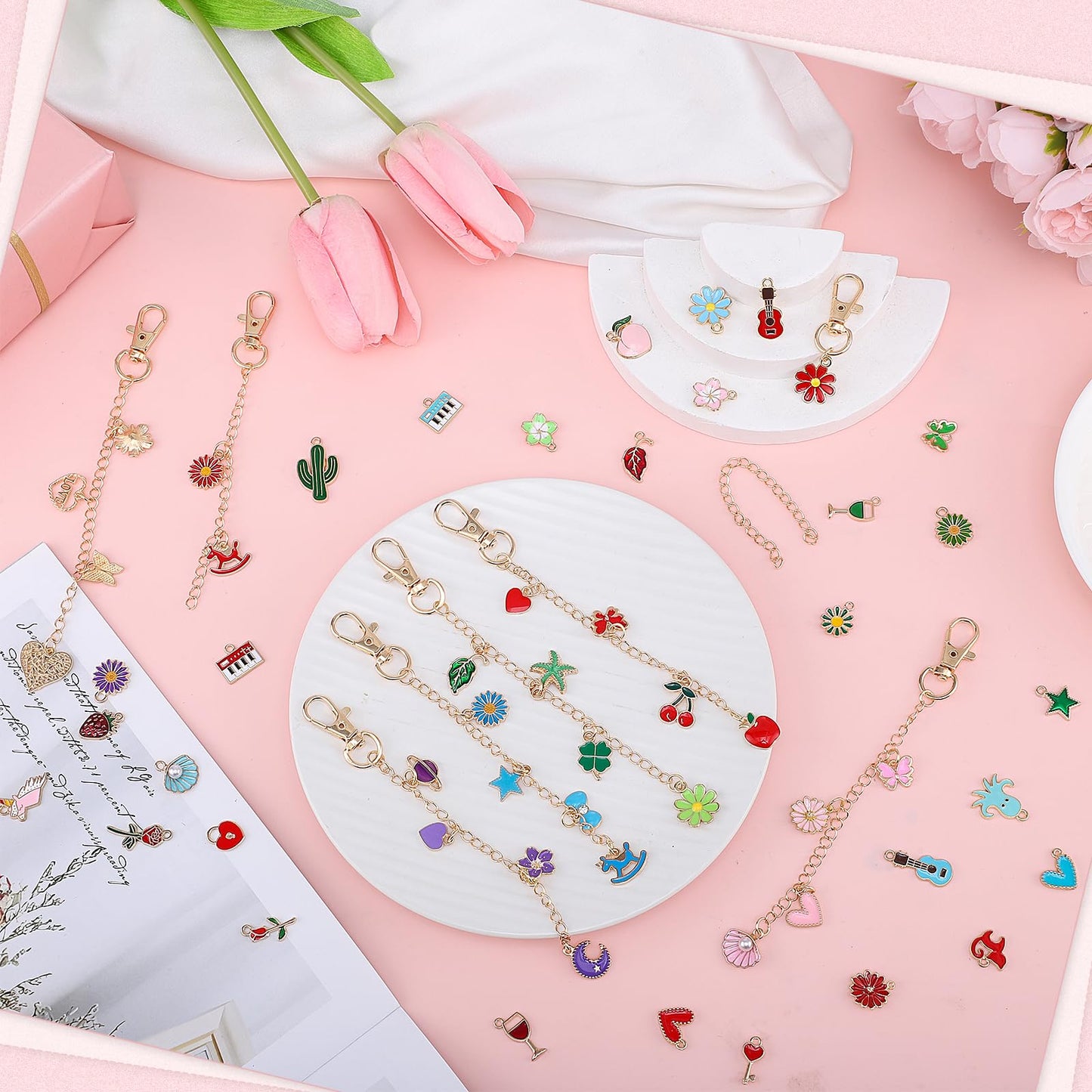 Pengxiaomei 401 Pcs Charms Jewelry Keychain Making Kits, Key Chains Women Cute Mothers Day Gifts Bag Charm Kit Including 150 Charms Keychains Making Supplies for DIY Crafting and Jewelry Gifts