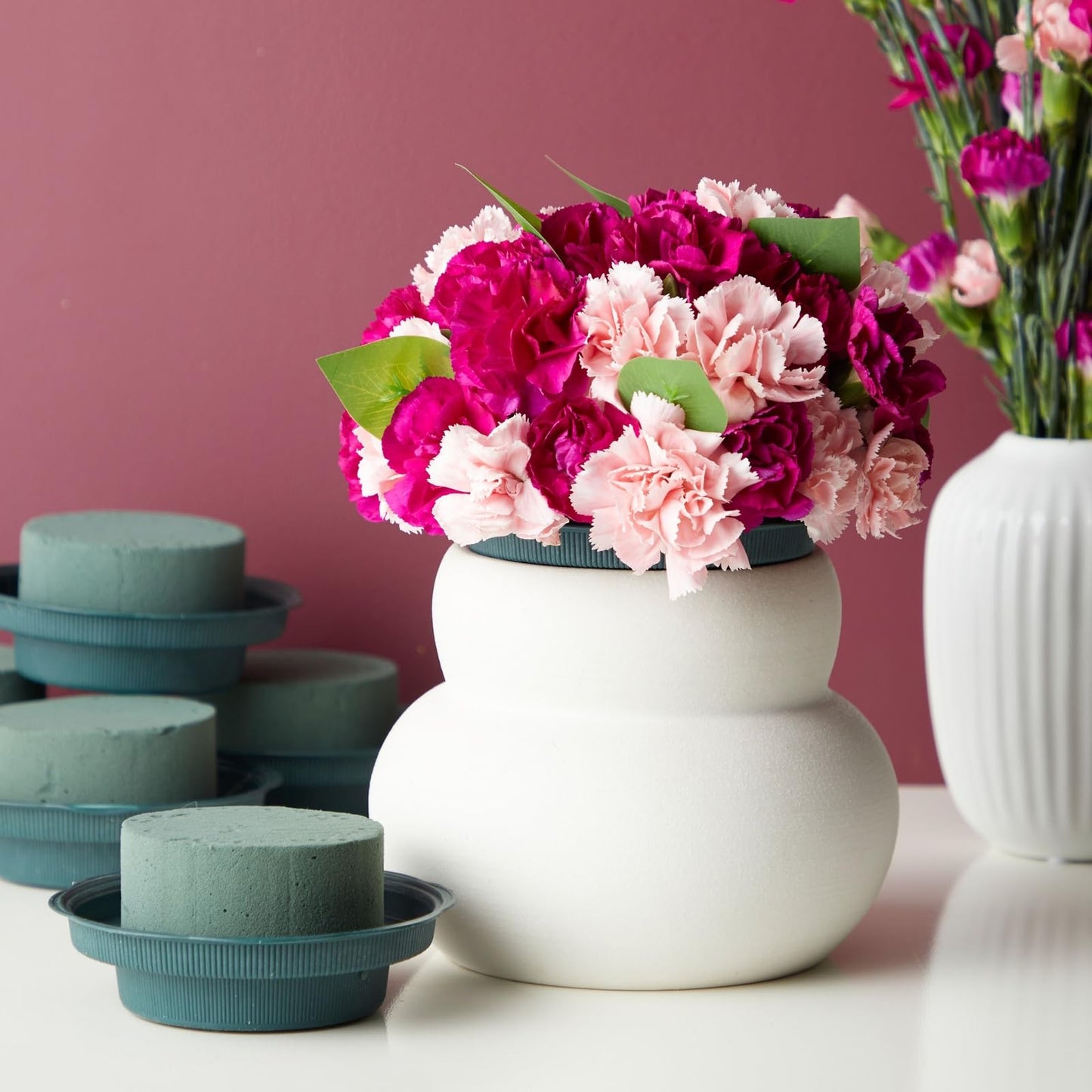 Juvale Flower Arrangements Supplies Wet Floral Foam Round - 6-Pack 4.7 x 2 in Round Green Plastic Vase Inserts - Floral Supplies for Fresh Flowers