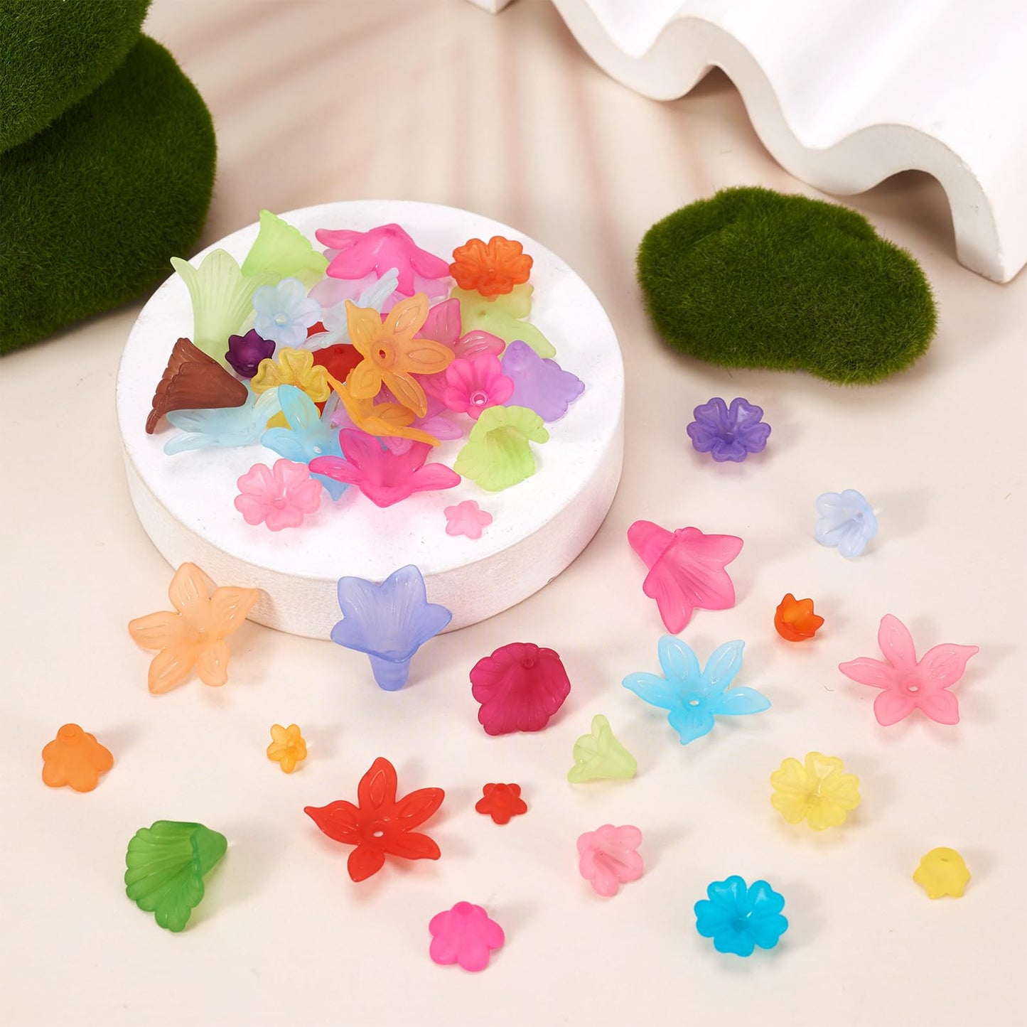 Pandahall 400pcs Mixed Acrylic Flower Beads Caps 8 Style Colorful Frosted Floral Spacer Loose Beads Lucite Beads Flower for Jewelry Making DIY Craft