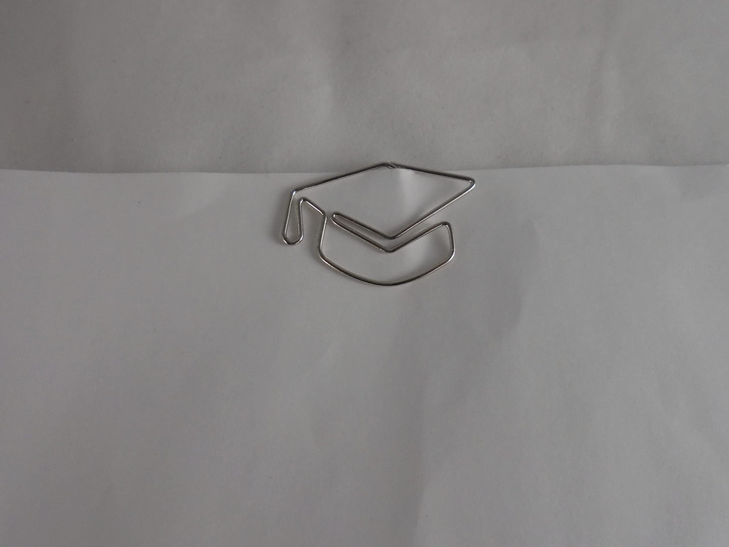 Graduation Cap Shaped Paper Clips 100 Count – Silver Decorative Paper Clips in Tin – Graduation Party Favors, Desk Accessories – Butler in the Home