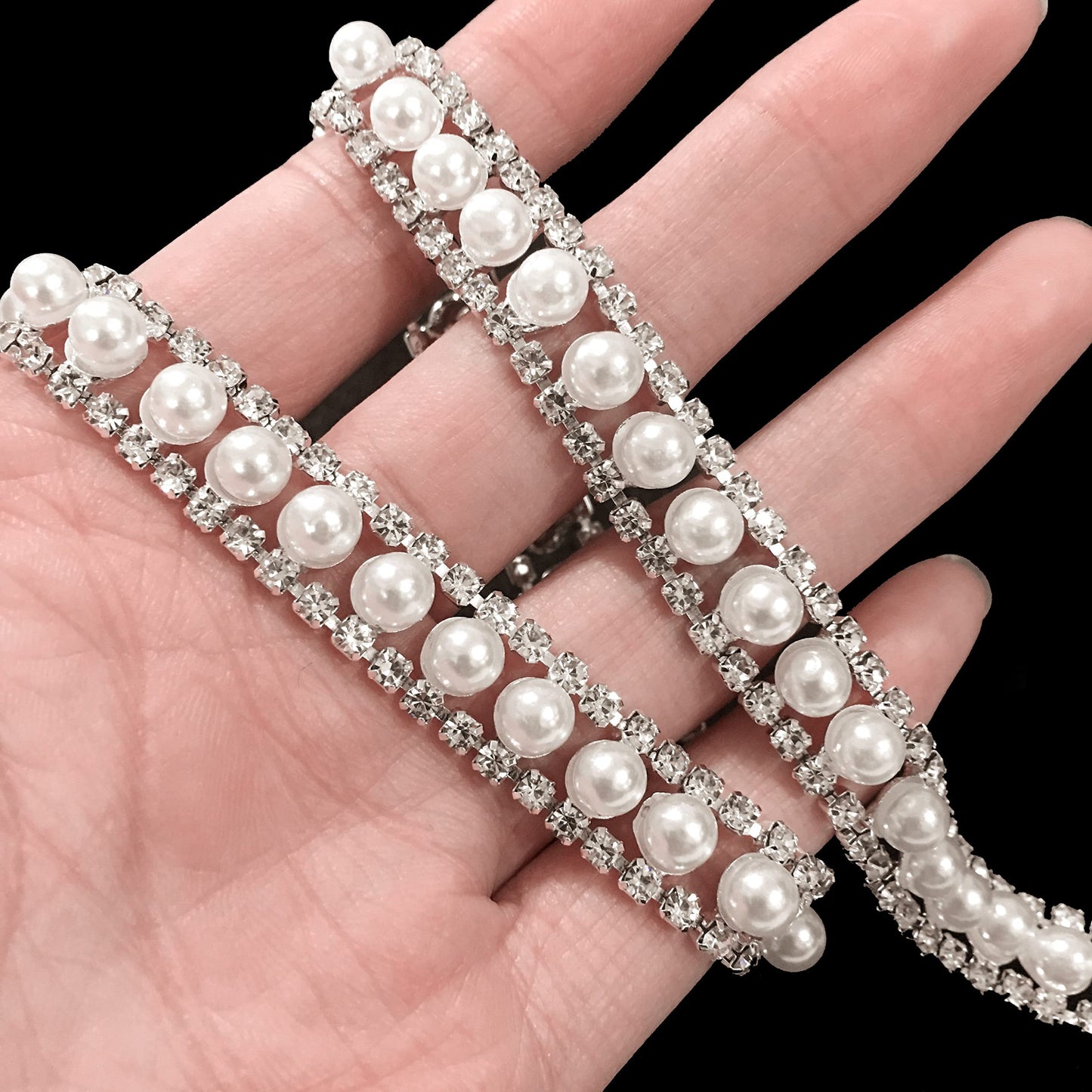 FQTANJU 1 Yard Crystal Rhinestone Trim Chain 2 Rows Crystal Chain Banding Diamond Inlaid White Pearl Beaded Rhinestones Applique for DIY Clothing Wedding Decorations and Bridal Embellishments