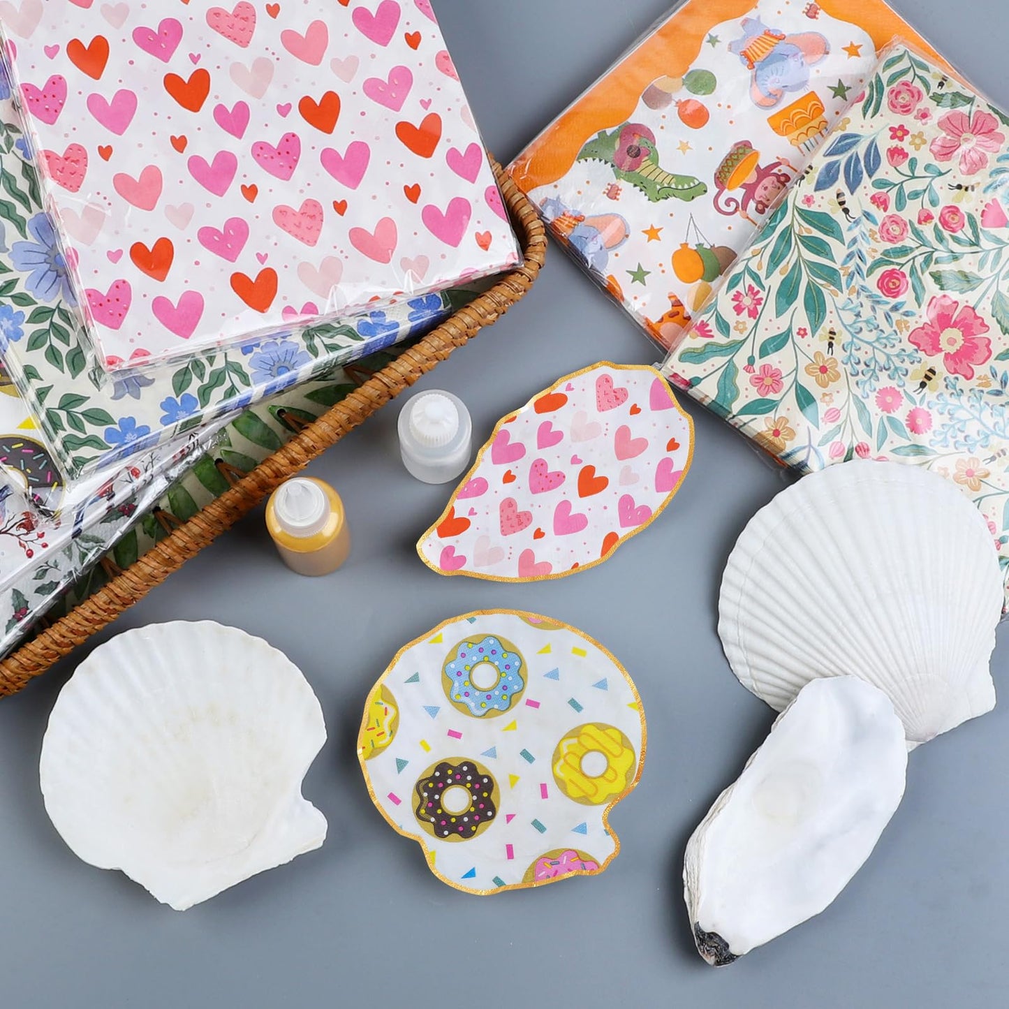 Fangoo 4-5'' 16Pcs Large Natural White Oyster Shells for Crafts 32Pcs Decoupage Paper Napkin Acrylic Paint Brush White Natural Sea Shells for Crafting Christmas Holiday Ornaments Jewelry Tray Decor