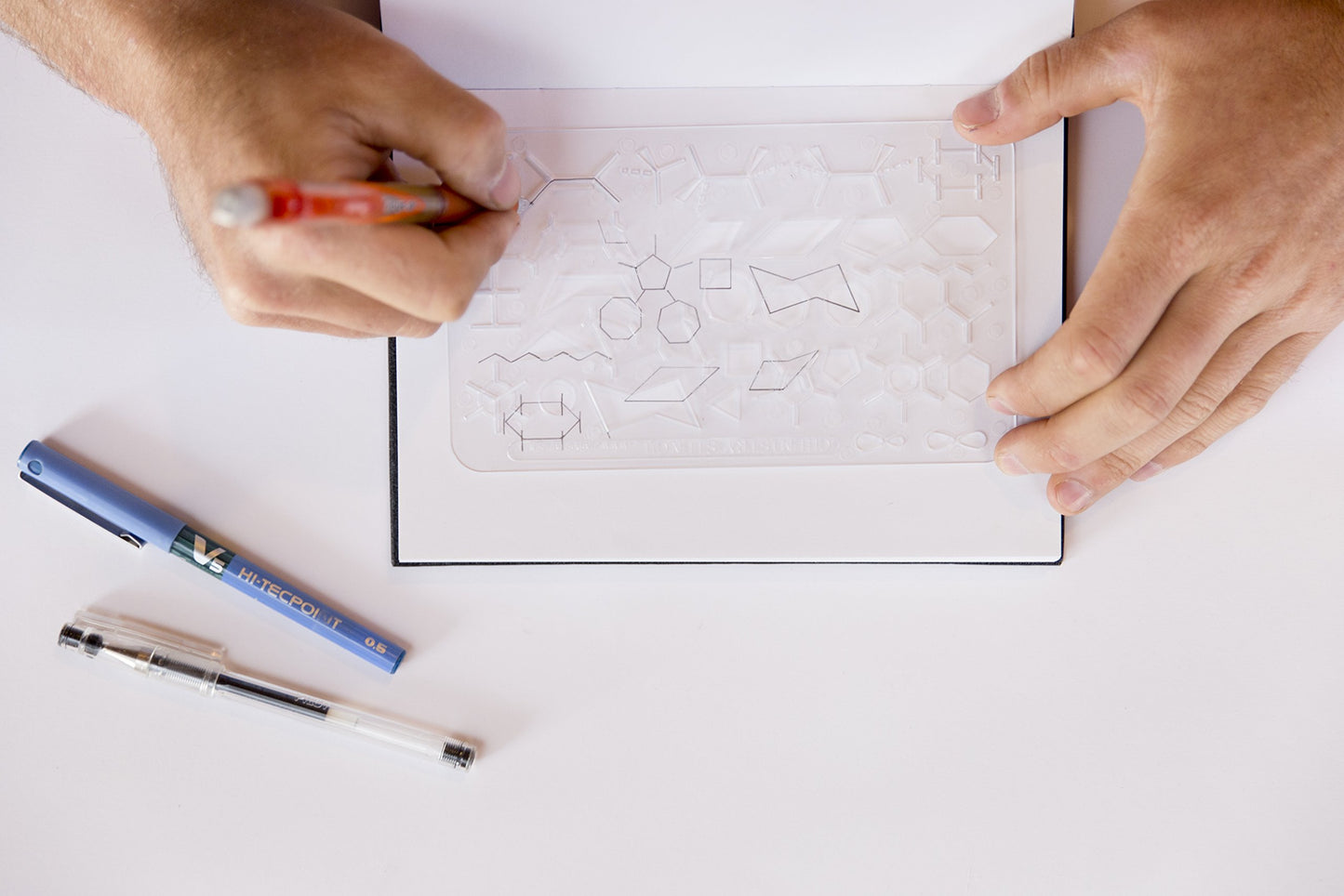 Easyshapes: Organic Chemistry Stencil Drawing & Drafting Template.
