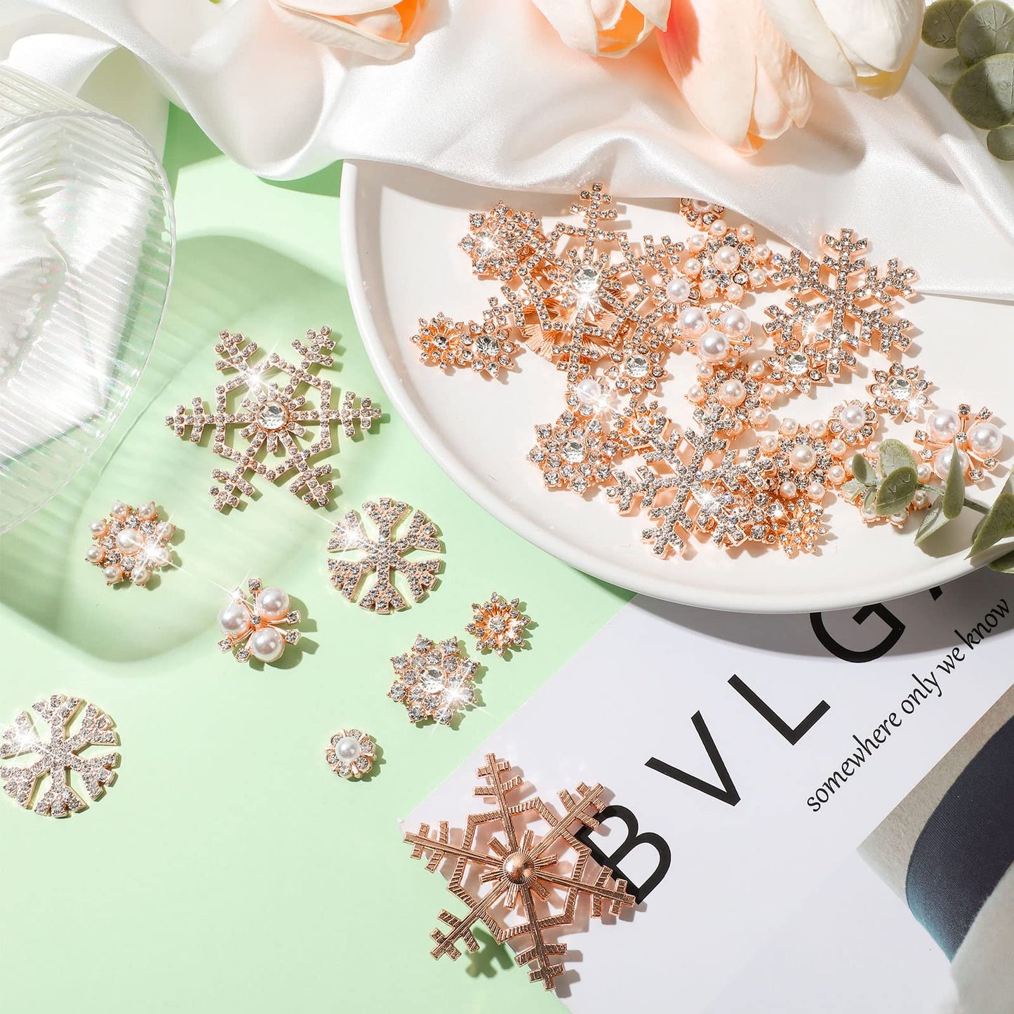 MTLEE 45 Pieces Pearl Rhinestone Buttons Faux Pearl Embellishments Snowflake Brooch Alloy Floral Pendants for Jewelry Making Crafts Clothes Bag Shoes Supplies and Wedding Bouquet, 9 Styles(Silver)