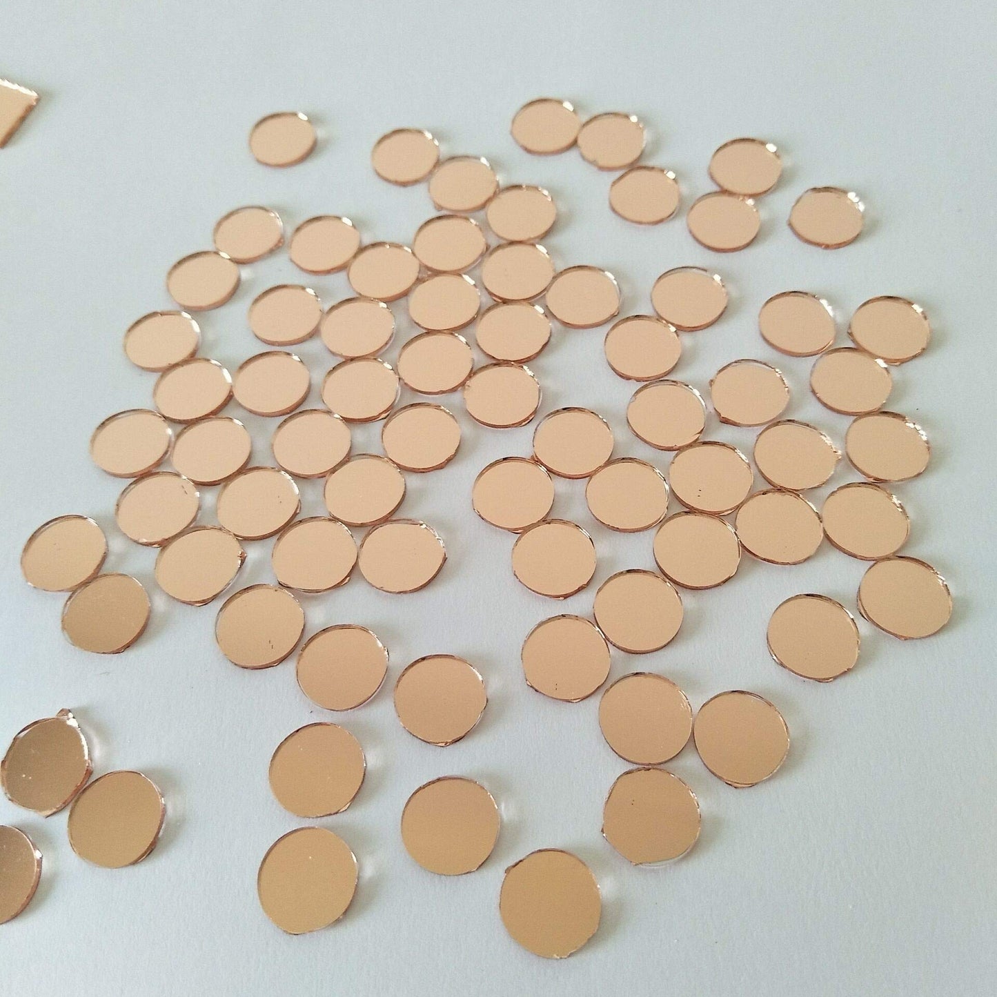 200PCS Round Glass Mirror Mosaic Tiles,Crafts Glass MirrorTiles,Real Circle Glass Mirror Table Scatter, Round Mirror Mosaic (Light Rose Gold, 1/25 in)
