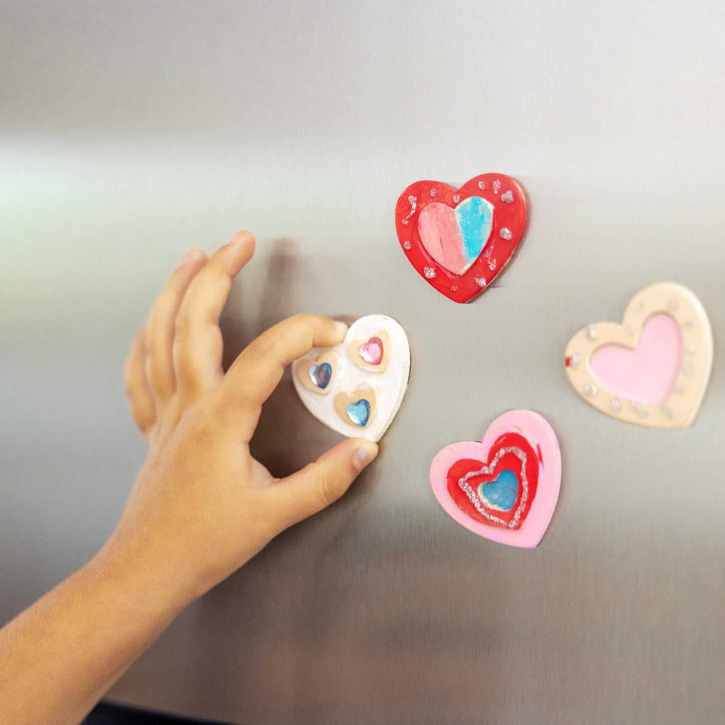Melissa & Doug Decorate-Your-Own Wooden Magnets Craft Kit Bundle (12 Magnets) - Wood Crafts for Kids, Preschool Toys, and Learning Resources for Ages 4+