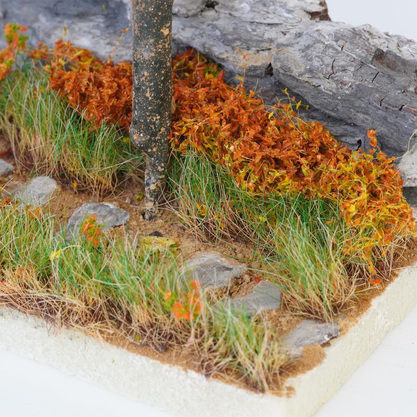 ZZZ SAN ZHI Multicolor Leaf Model - 300ml Miniature Scenery Material for Train Railway, Diorama, Car Scene & Scale Landscape Layouts (Olive Green)