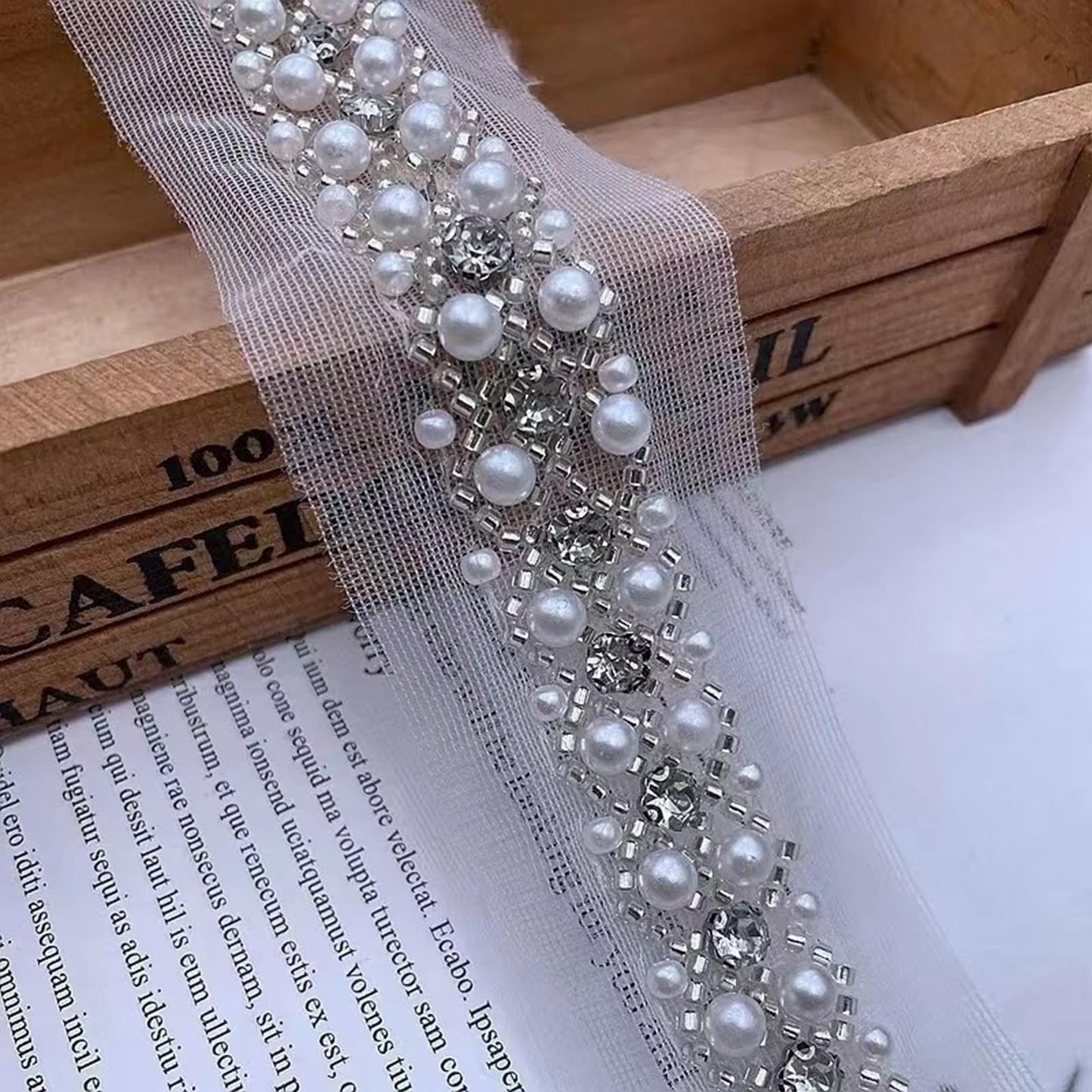 LDDGZS 2cm Woven Pearl Embroidery lace, Flash Diamond DIY Clothing Collar Sleeves Pearl Piping Decorative Strip, Dress, Fashion Clothing Decorative Accessories.(2yards) (White)