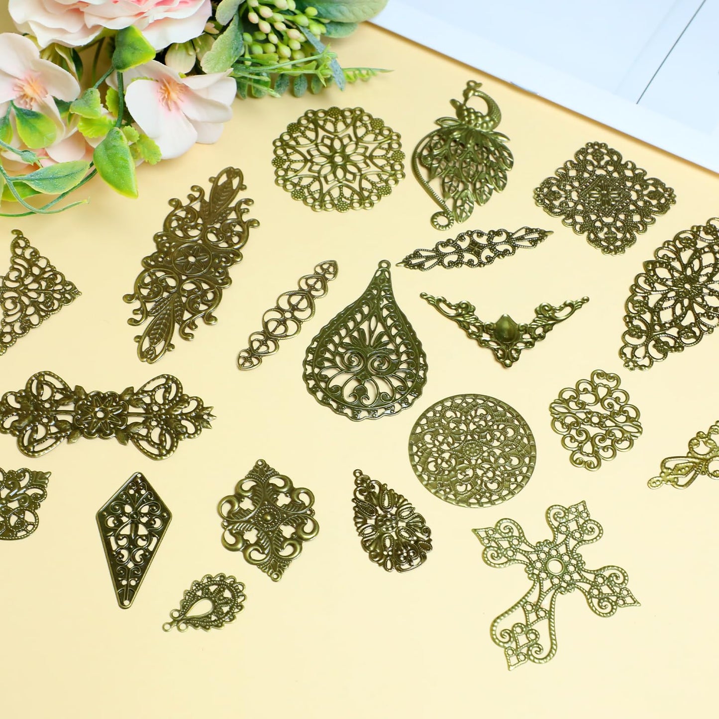 120pcs Filigree Metal Embellishments Metal Charms 20 Styles Antique Bronze Charms for Jewelry Making, Steampunk Art, Hairpins, Headwear, and DIY Crafts (6pcs each)