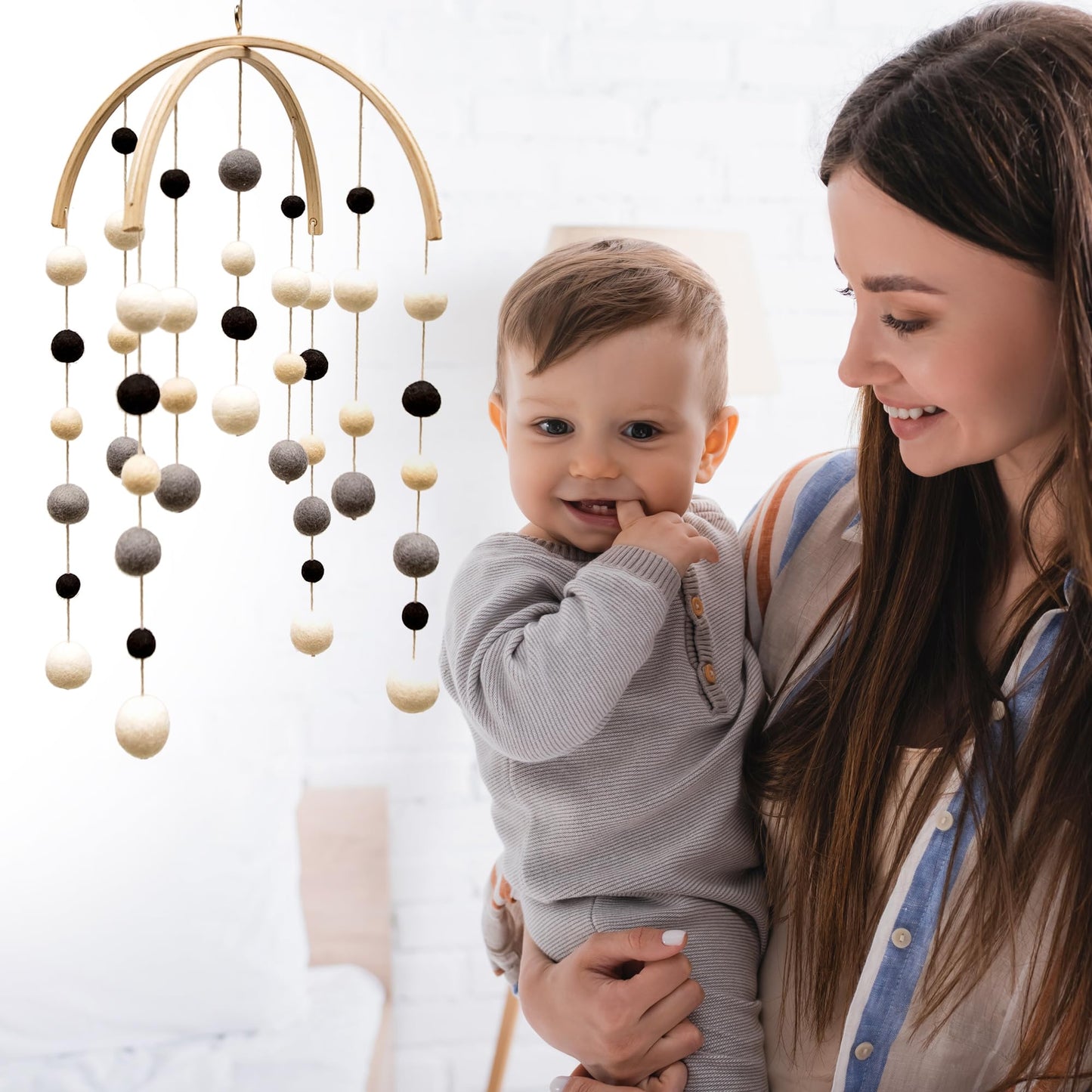 GLACIART ONE Black and White Baby Crib Mobile | Safe High Contrast Wool Toys, Neutral Room Decor for Boy & Girl | Develops Cognitive, Visual & Motor Skills | Great Gift Idea