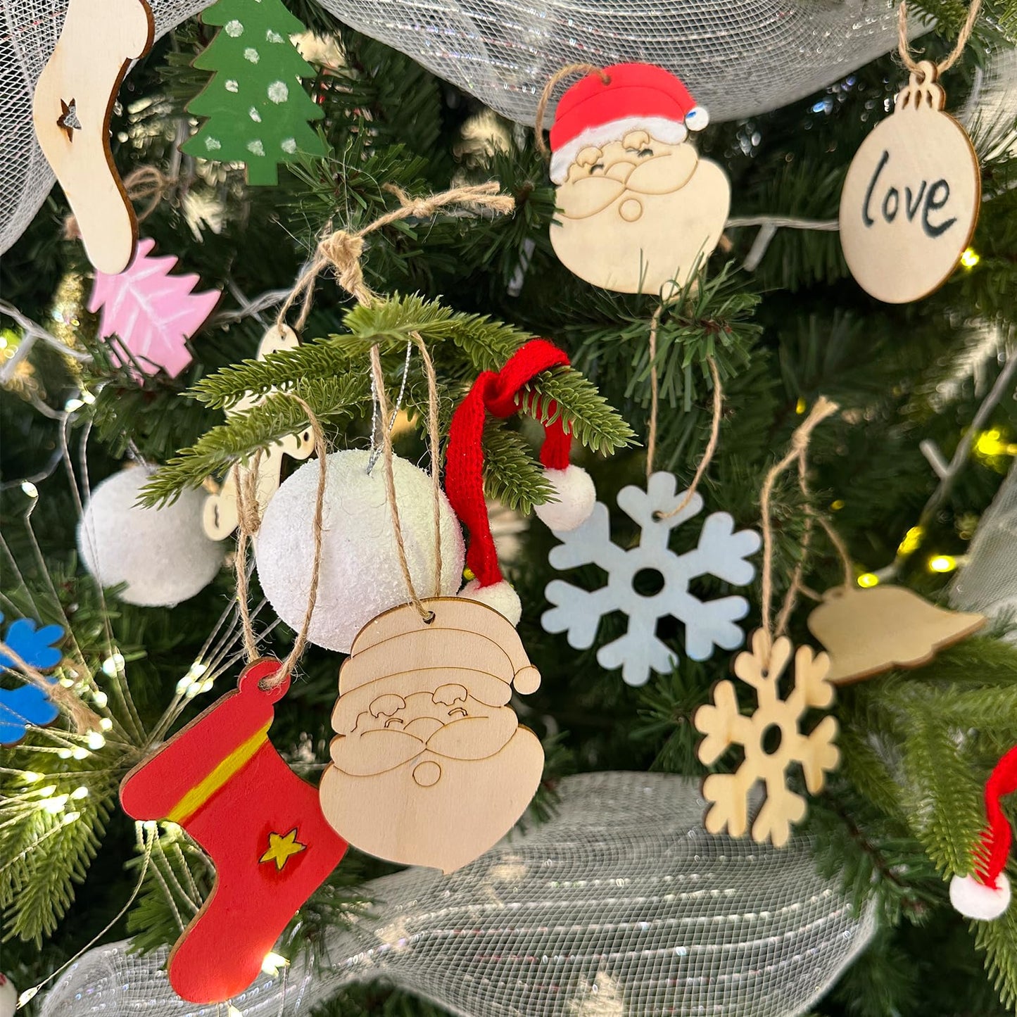 WeCraftool Christmas Crafts,100pcs DIY Wooden Ornaments for Crafts Arts,Stocking Stuffers Gifts for Ages 4 5 6 7 8+ Years Kids Boys Girls-Unfinished Wood Slices with Painting Kit Christmas Ornaments