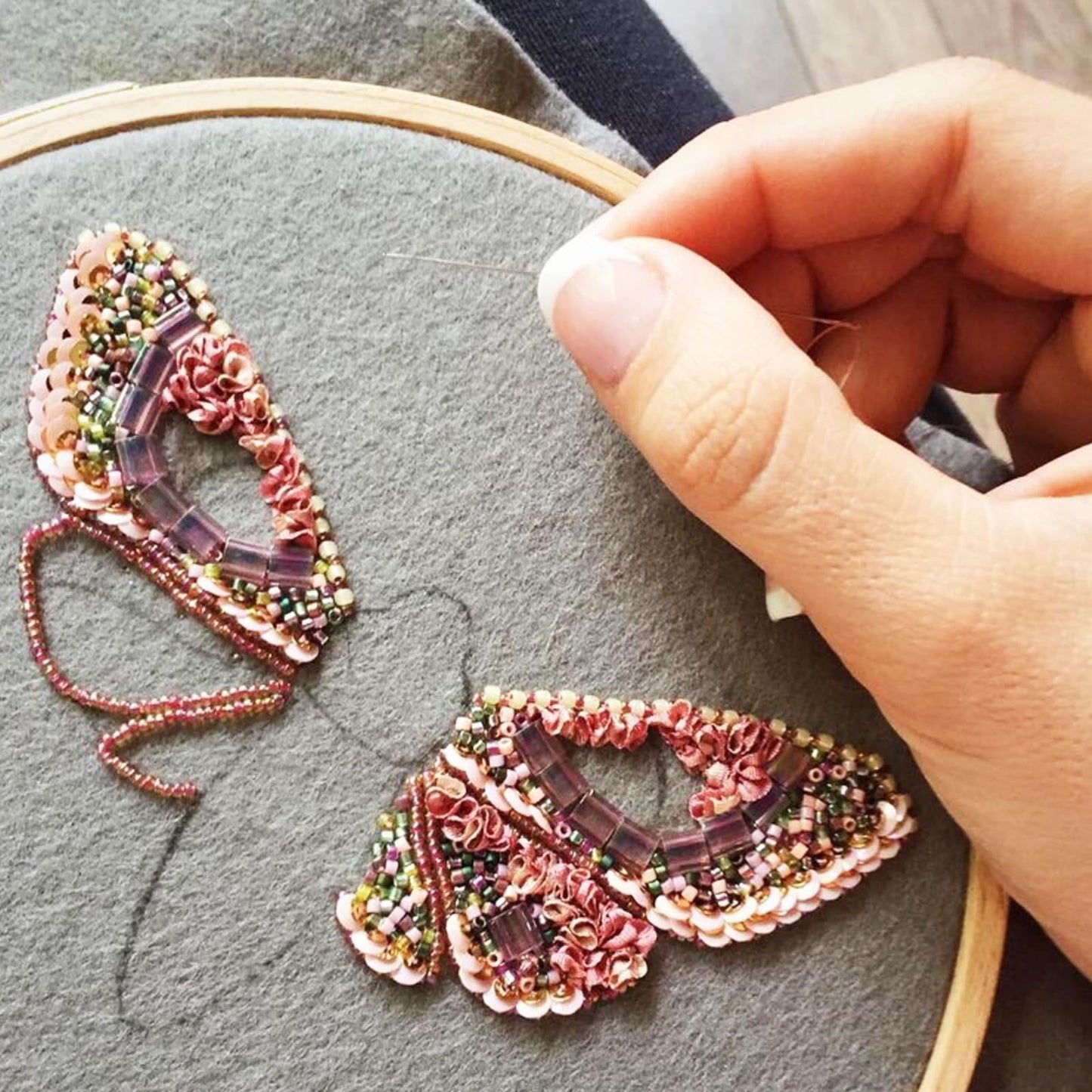 Embroidery Hoop 8 Inch 12 Pieces, Circle Embroidery Hoops Bulk, Round Large Embroidery Hoop, Adjustable Hoop Ring for Art Craft Handy Sewing Cross Stitch Supplies