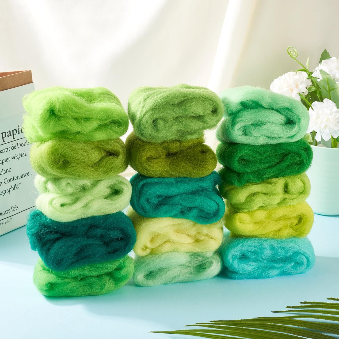 Beadthoven 15 Colors Felting Wool Roving Gradient Color Needle Felting Wool Roving Yarn Fiber Spinning Wool Roving for Needle Felting, DIY Hand Spinning, Wet Felting, DIY Craft Green 75G