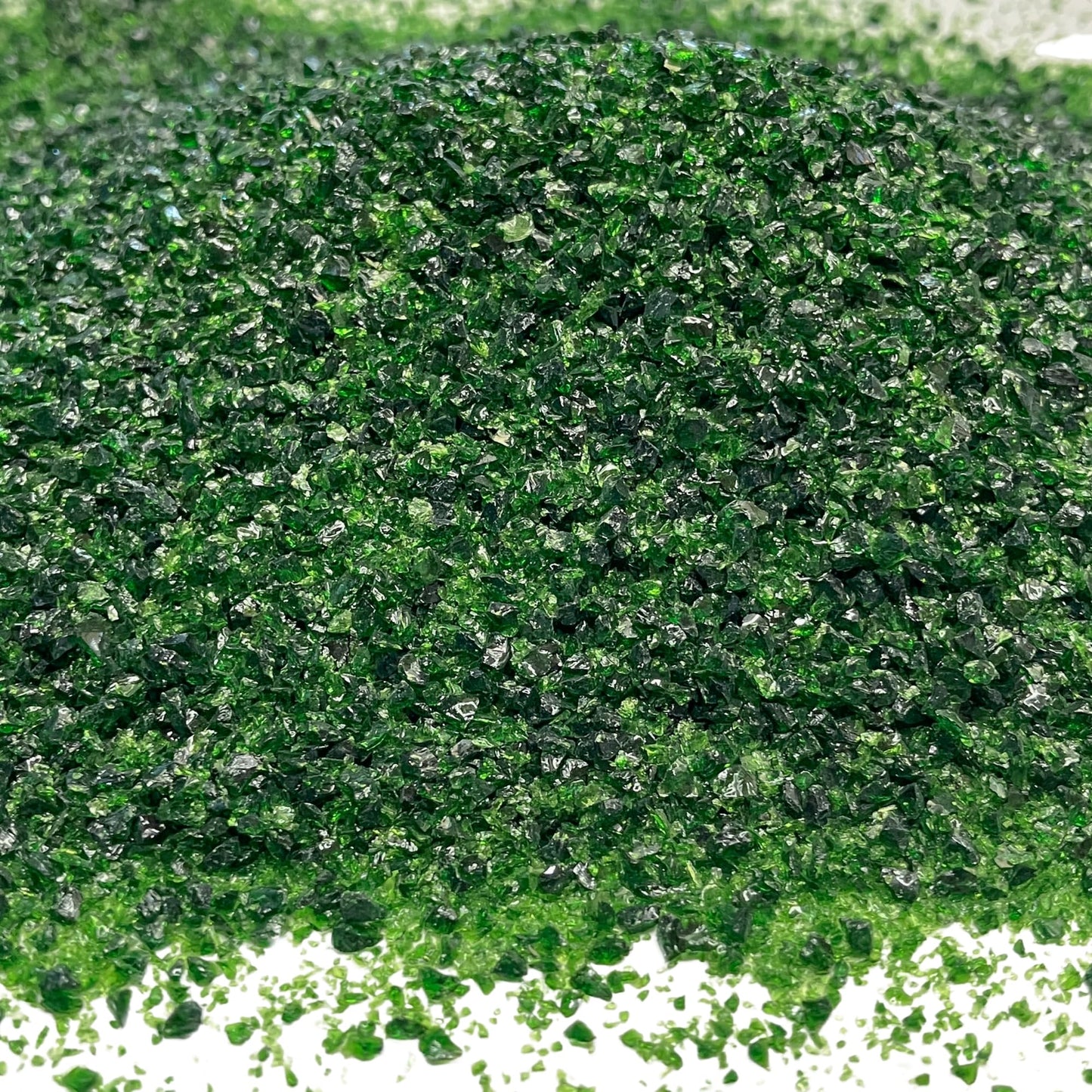 Maker’s Minerals Crushed Green Goldstone Sand, 0.25mm-2mm, Sand-Sized for Woodworking and Ring Inlay, Resin Crafts, Memorial & Sand Jewelry (0.5, Ounces)