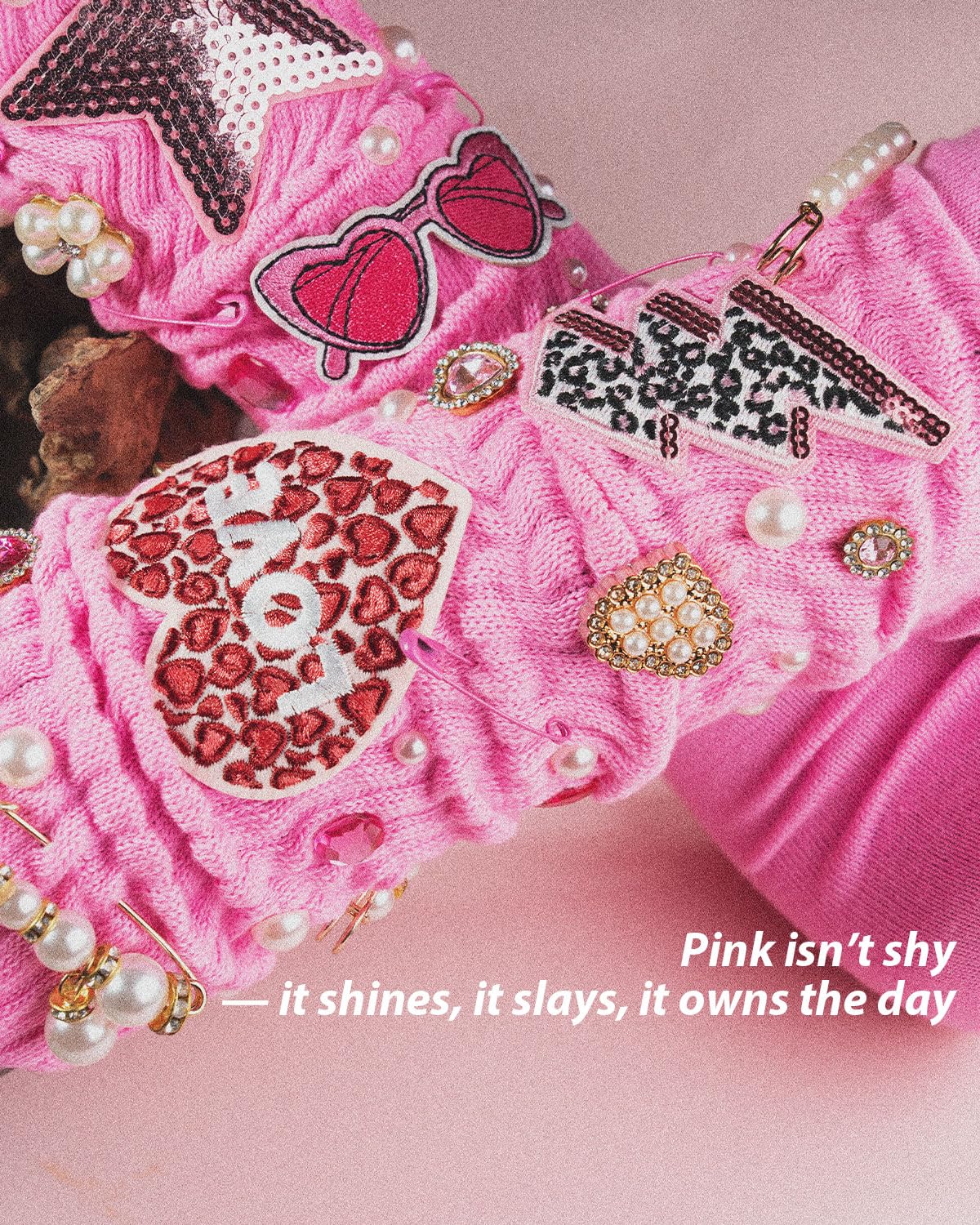 DoDoBeads 108 Pcs Junk Socks Charms Kit, Pink Shoe Charms for Sneakers, Pearl and Rhinestone Sock Charm with Safety Pins, DIY Accessories for Decorating and Personalizing Socks/Shoes/Hats/Bags