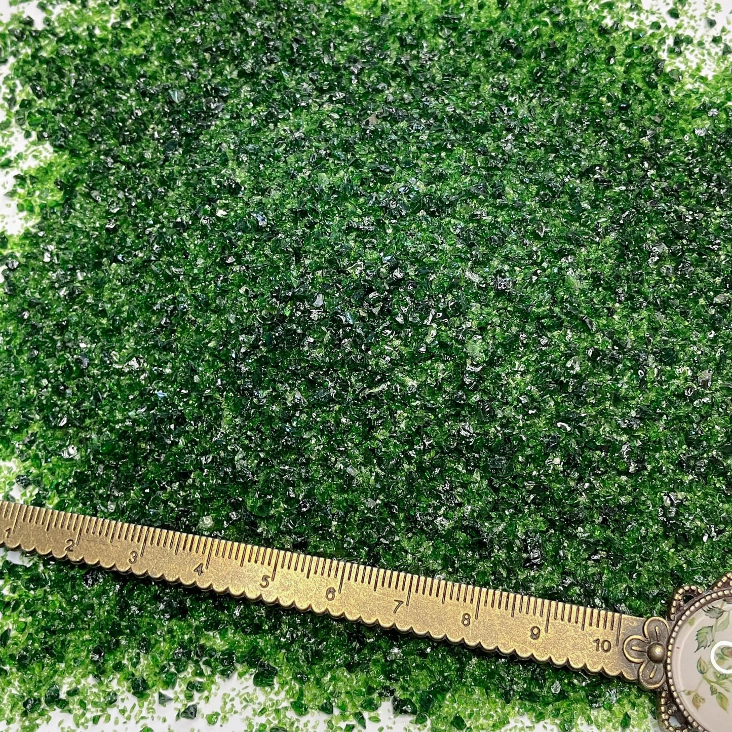 Maker’s Minerals Crushed Green Goldstone Sand, 0.25mm-2mm, Sand-Sized for Woodworking and Ring Inlay, Resin Crafts, Memorial & Sand Jewelry (0.5, Ounces)